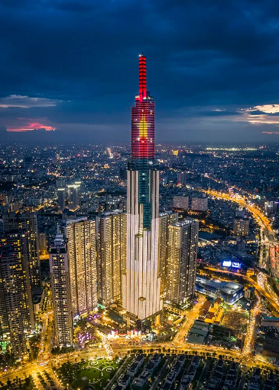 Landmark 81 (Binh Thanh District, Ho Chi Minh City) is the tallest building in Vietnam, standing at 461.3 meters, and integrates a bustling shopping mall, entertainment area, and hotel.