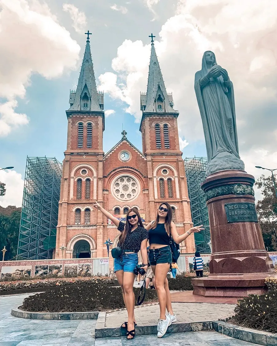 Notre Dame Cathedral is an extremely popular destination that you absolutely cannot miss when visiting Vietnam.