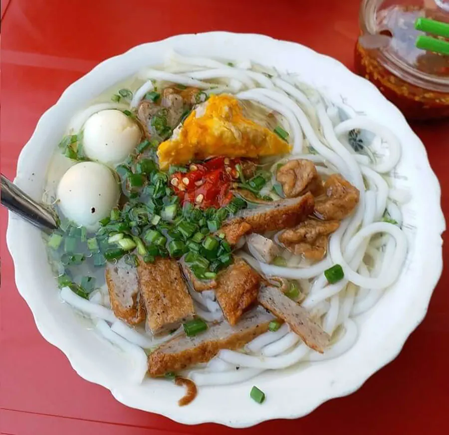 What to Eat in Phan Thiet: 10 Local Dishes You Should Try 9 Discover the rich coastal flavor of Phan Thiet fish cake noodles