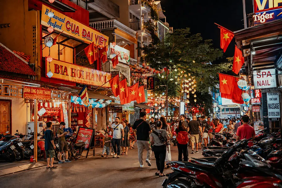 Is Bui Vien Walking Street Worth Visiting? A Local's Ho Chi Minh City Tour Guide