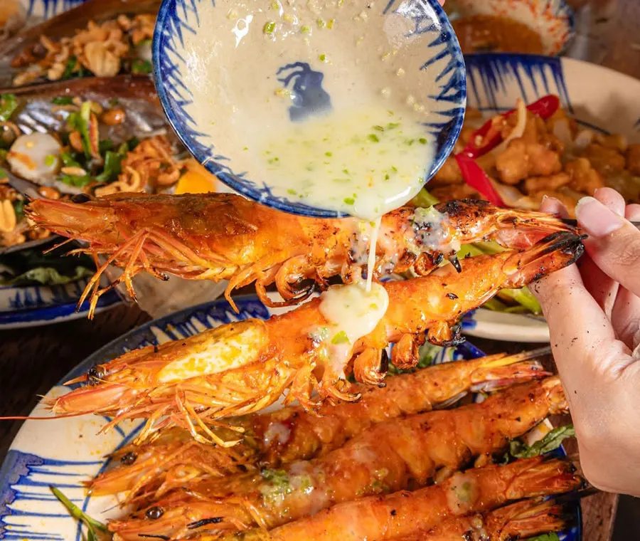 Saigon Seafood Street Food You Shouldn’t Miss 12 Come to Vietnam and enjoy smoky grilled prawns coated with spicy chili salt in Saigon