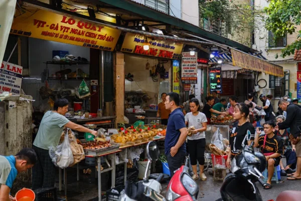 Why Are Vietnamese Morning Markets So Busy?