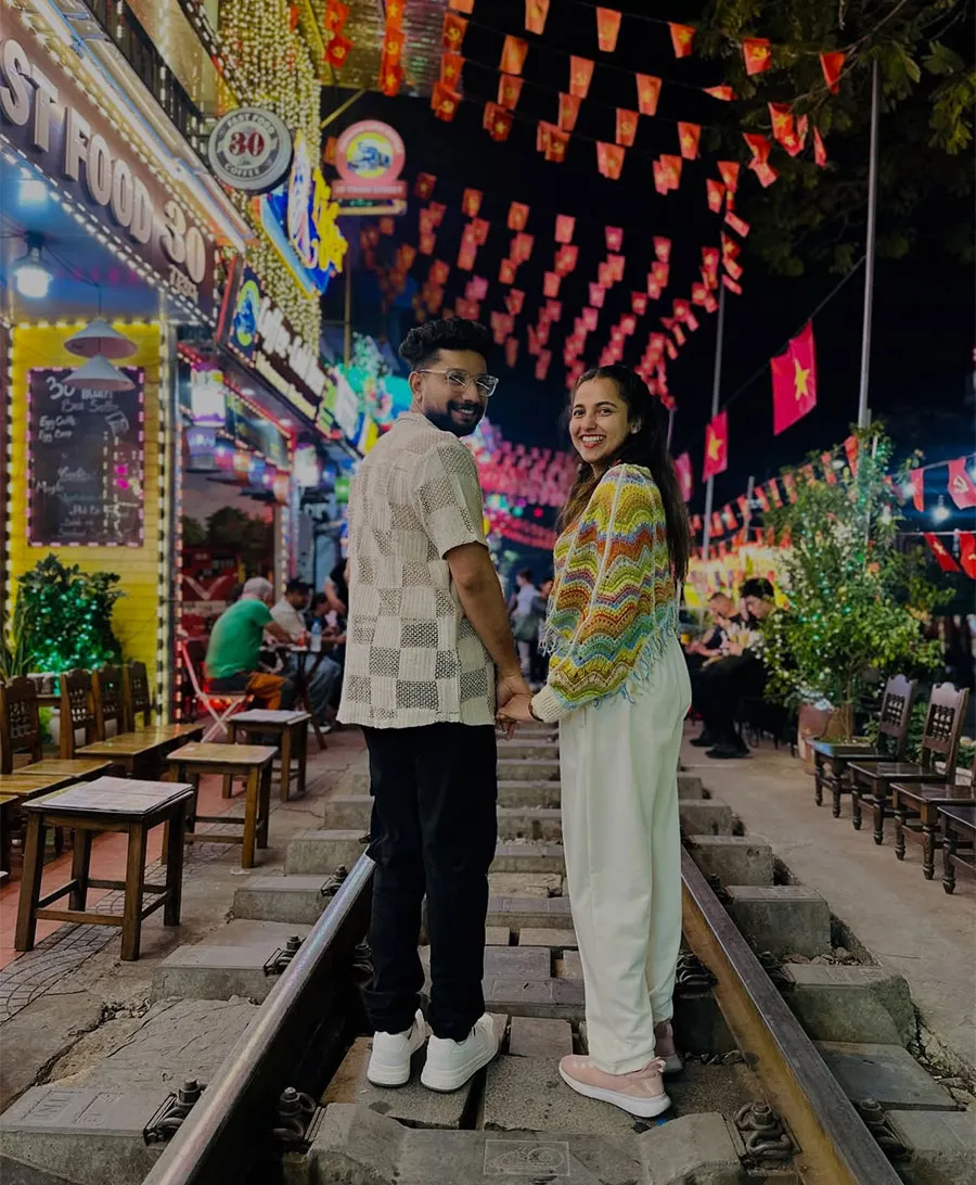 Best Time to Visit Hanoi Train Street: Train Times, Crowds and Photography Tips 5 Best time to visit Hanoi Train Street for travelers who want vibrant lights, lively cafés and memorable photos.
