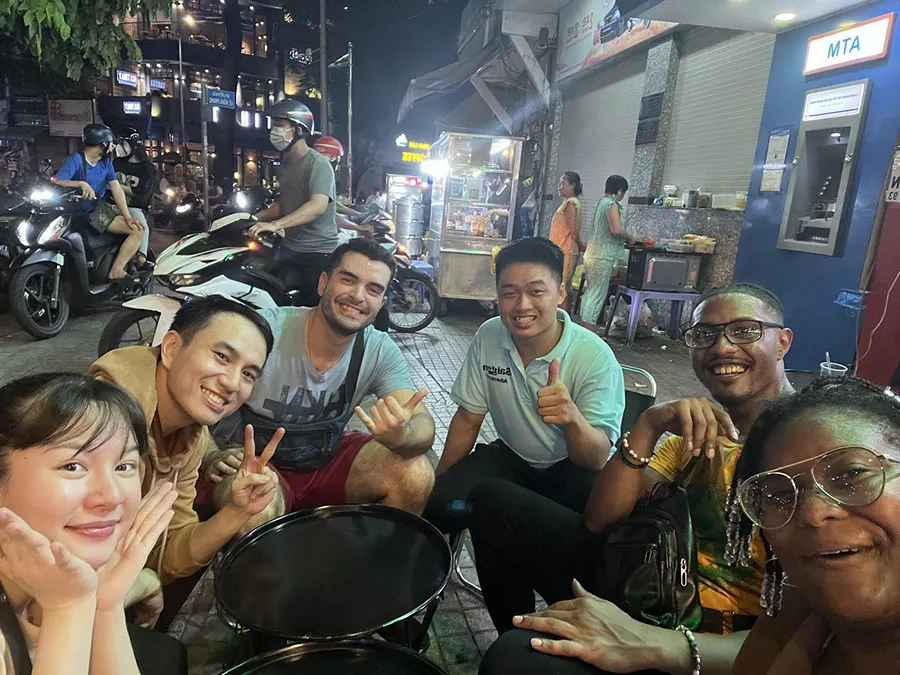 Which District Has the Best Street Food in Ho Chi Minh City? 9 Discover the best street food districts in Ho Chi Minh City, where delicious local dishes and lively neighborhoods await.