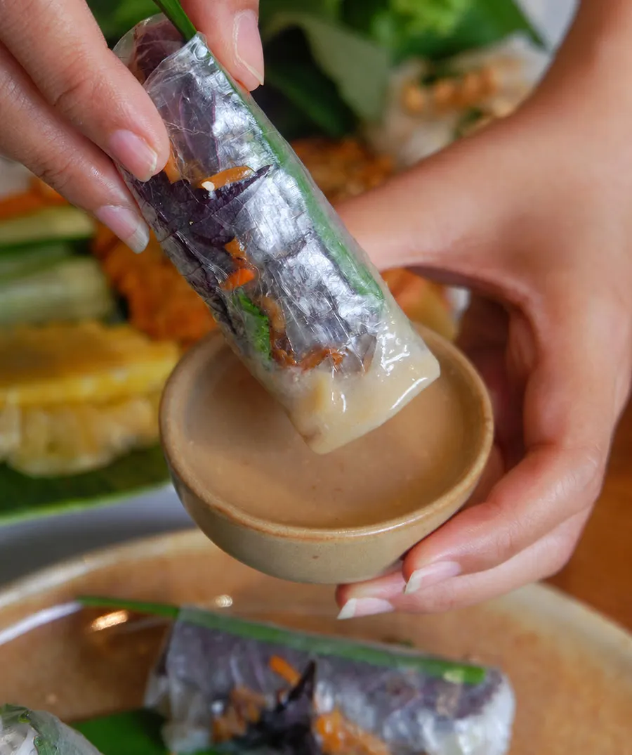 Vegetarian Street Food in Ho Chi Minh City: What to Eat and Where to Find It 4 Healthy gỏi cuốn chay served as a light Vietnamese street food