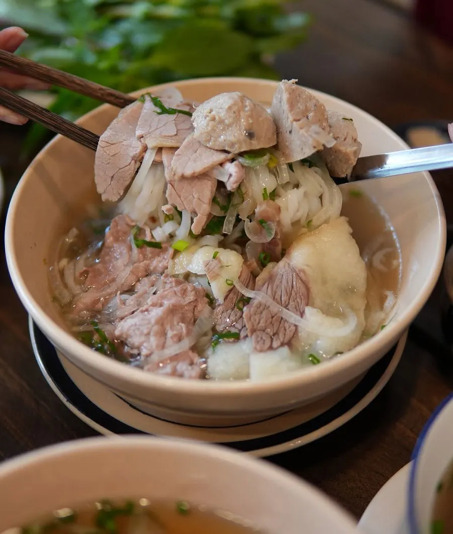 How Much Does Street Food Cost in Ho Chi Minh City? 2026 Price Guide 3 A bowl of pho in Ho Chi Minh City costs around 40,000–100,000 VND