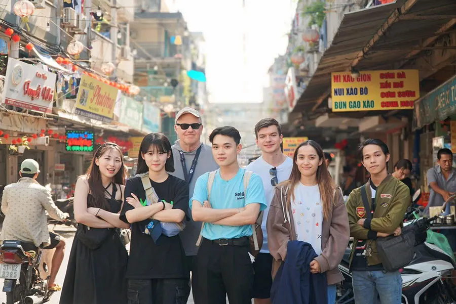 Best Neighborhoods in Saigon for Street Life and Local Culture 1 Traditional neighborhood in Saigon with markets, cafés and local shops