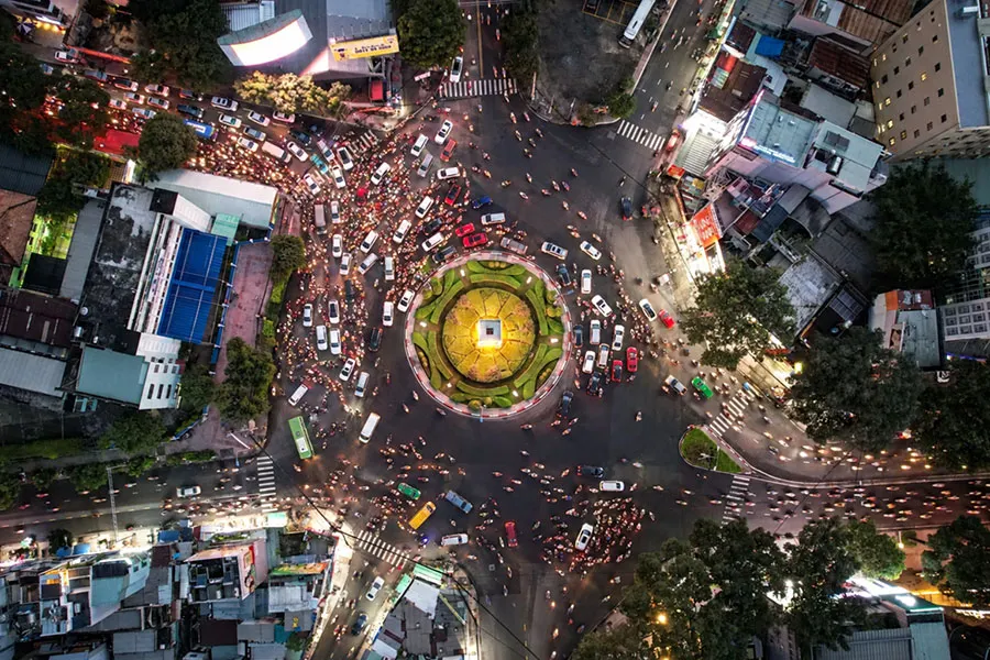 Saigon Rush Hour: Best Travel Times and Congestion Hotspots 3 Major intersections are common traffic congestion hotspots in central Saigon