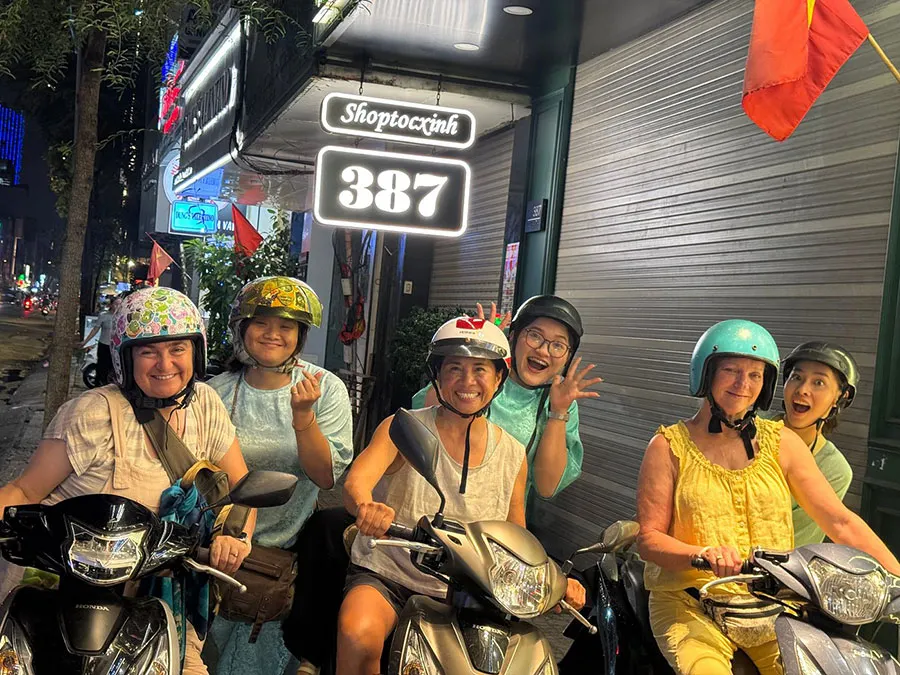 What Does a Saigon Motorbike Tour Actually Feel Like? 11 Riding through Ho Chi Minh City at night on a guided Saigon motorbike tour
