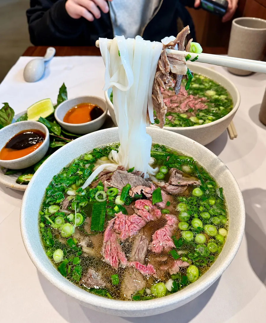 What to Eat in Hanoi: A First-Timer’s Guide to Local Food 3 Enjoy a steaming bowl of Hanoi beef phở, filled with tender beef, soft rice noodles and aromatic broth.