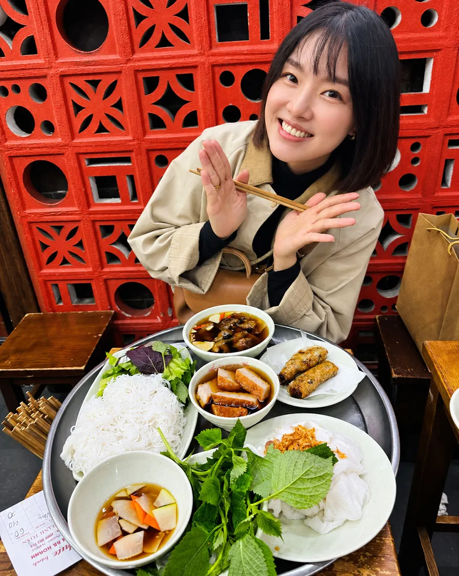 What to Eat in Hanoi: A First-Timer’s Guide to Local Food 4 International travelers enjoy authentic bún chả at a family-run local eatery in the heart of Hanoi.