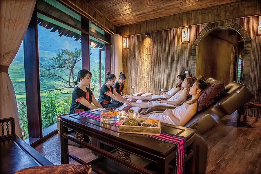 Red Dao Herbal Bath in Sapa: What to Expect, Prices and Where to Try It 7 After a day of trekking in Sapa, enjoy a soothing Red Dao herbal bath and relax in a peaceful mountain setting.