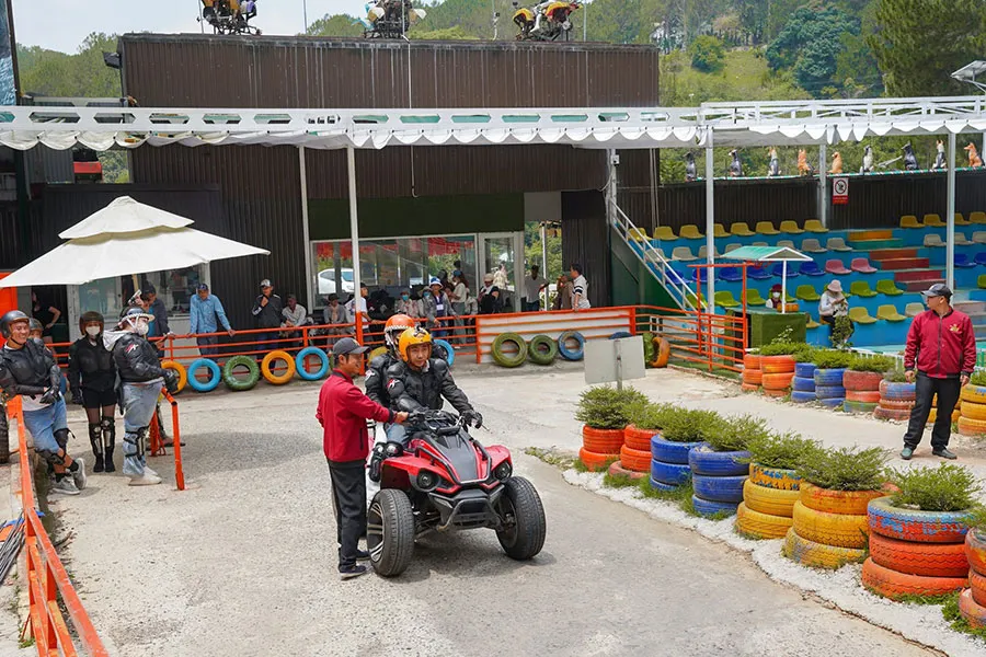 Dalat Wonderland: Is It Worth Visiting in 2026? 5 Tourists experiencing four-wheel ATV riding as part of their outdoor adventure activities in Dalat