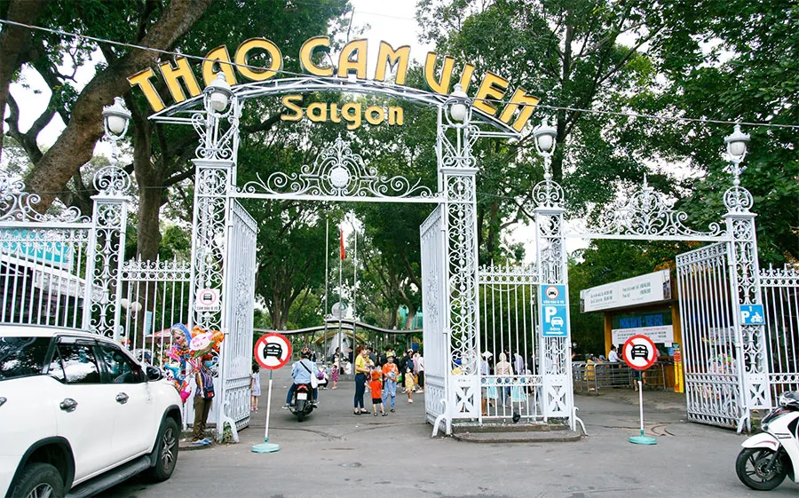 Saigon Zoo With Kids: A Practical Guide for Families 3 Entrance to Saigon Zoo and Botanical Gardens on Nguyen Binh Khiem Street