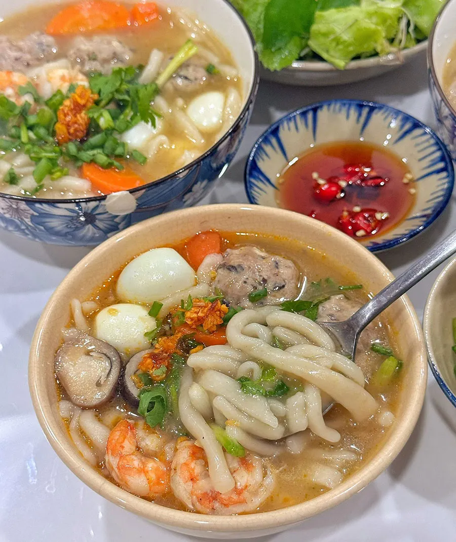 What to Eat in Ben Tre: 8 Local Foods Beyond Candy 3 Authentic Ben Tre hand-cut noodle soup with rich savory broth